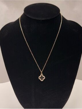 Gold Clover Pendant Necklace- Reversible Black Or White-New